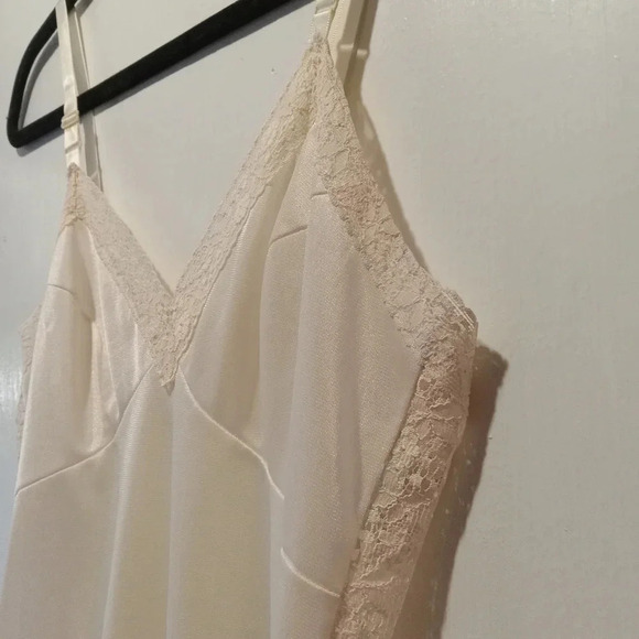 Vintage Movie Star Slip Size 32 Lace Trim and Sides - Picture 6 of 14